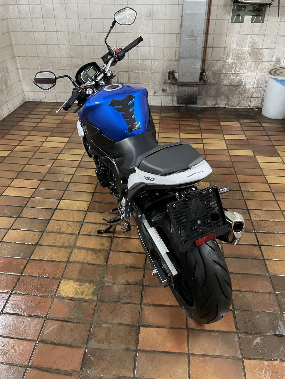 Motorrad verkaufen Suzuki GSR750A Ankauf