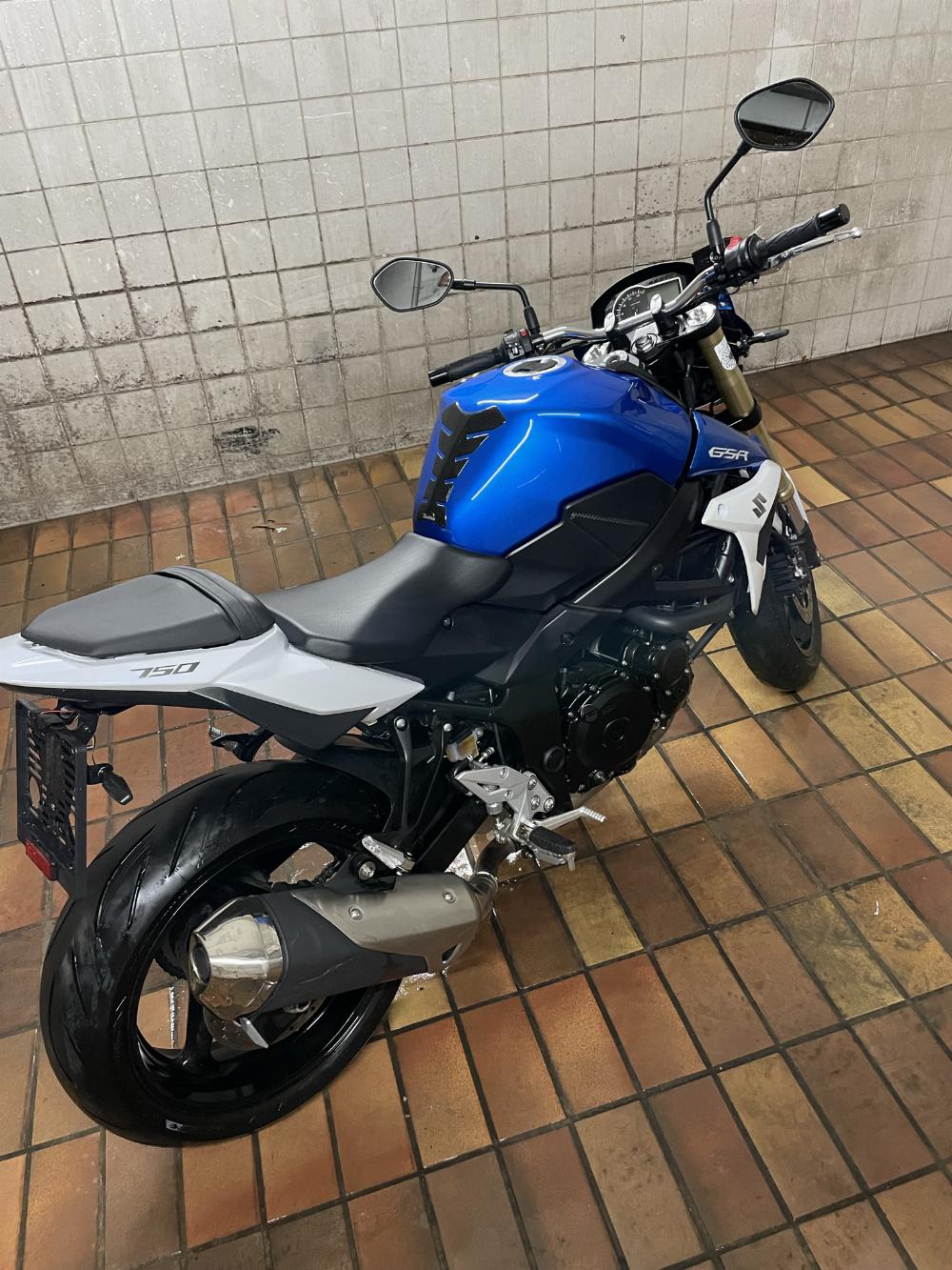 Motorrad verkaufen Suzuki GSR750A Ankauf